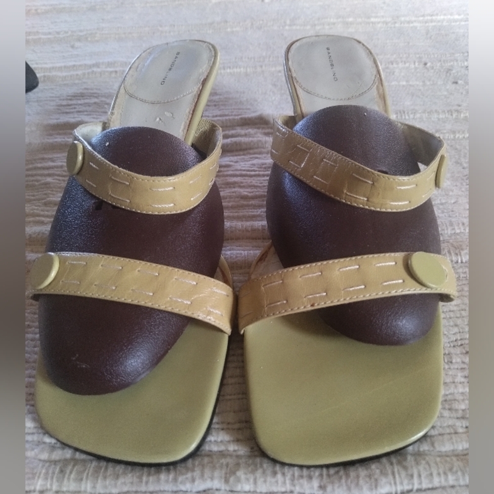 4@30.00 or 15.00 Stylish Brown and Tan Women's Sandals